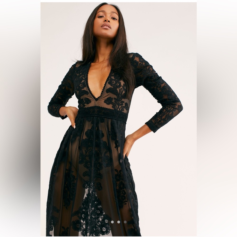 For Love & Lemons Brand. Only worn once. In amazing condition.